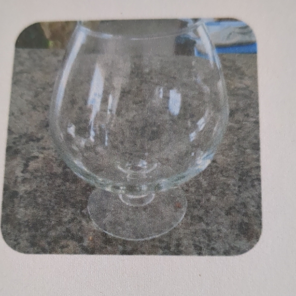 Elegant Clear Glass Goblet